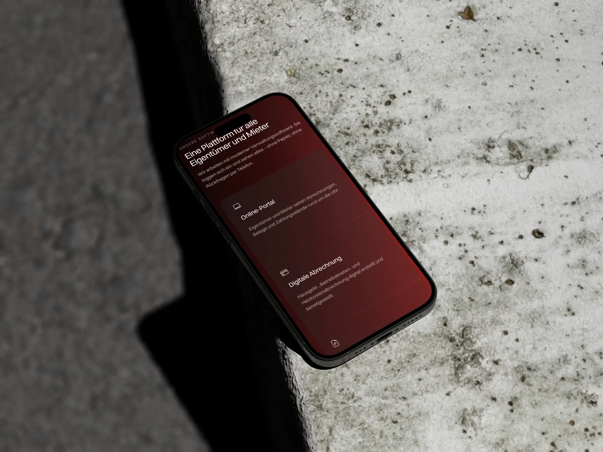 Mobile Ansicht der Website von Rudi Immobilien auf einem iPhone