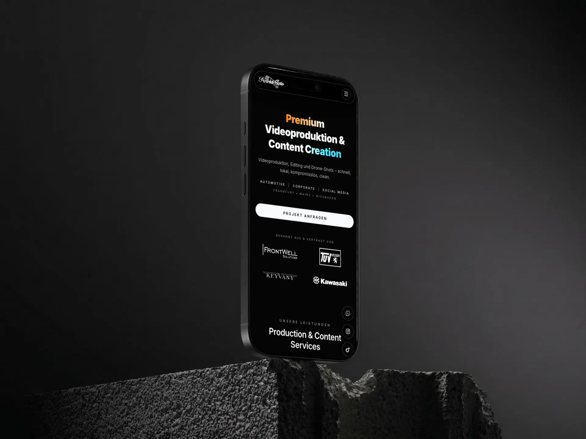 Startseite von Finest Cuts mit dem Titel zur Videoproduktion in der mobilen Ansicht auf einem Smartphone