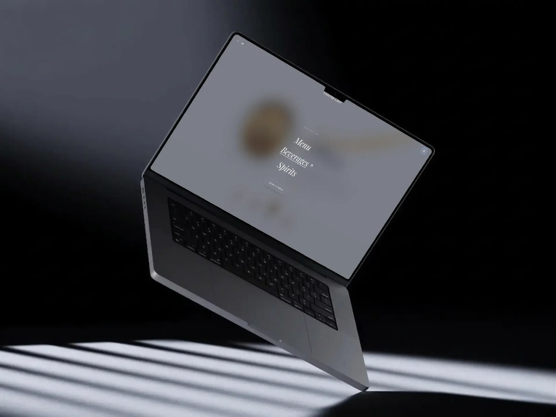Speisekarte der Osteria Website auf einem MacBook Pro