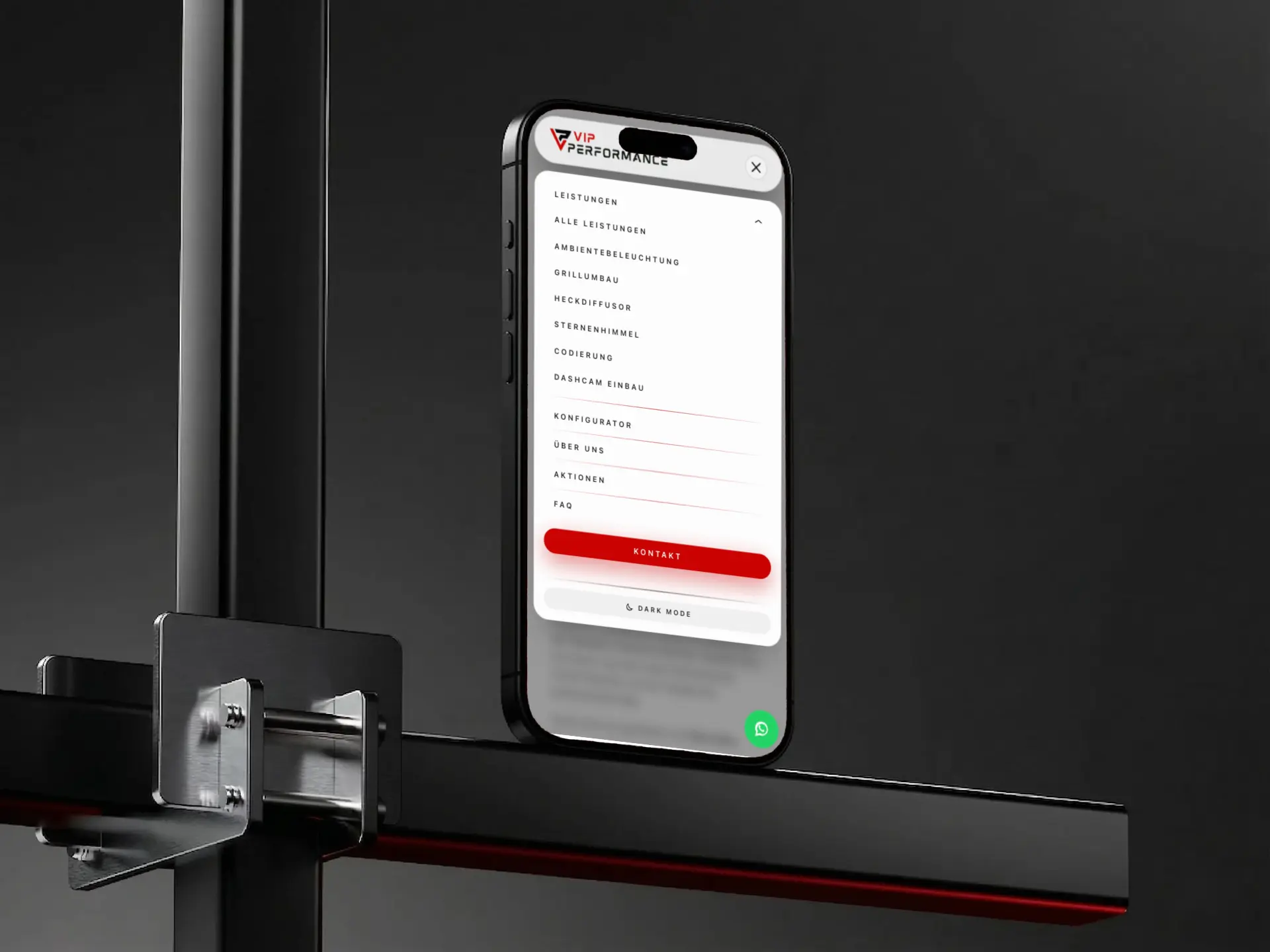 Geöffnetes Menü von VIP Performance mit allen Leistungen auf einem Smartphone an einer Metallschiene